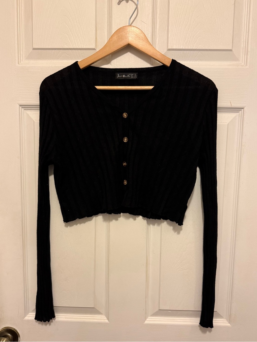 Cute Little Cropped Cardigan